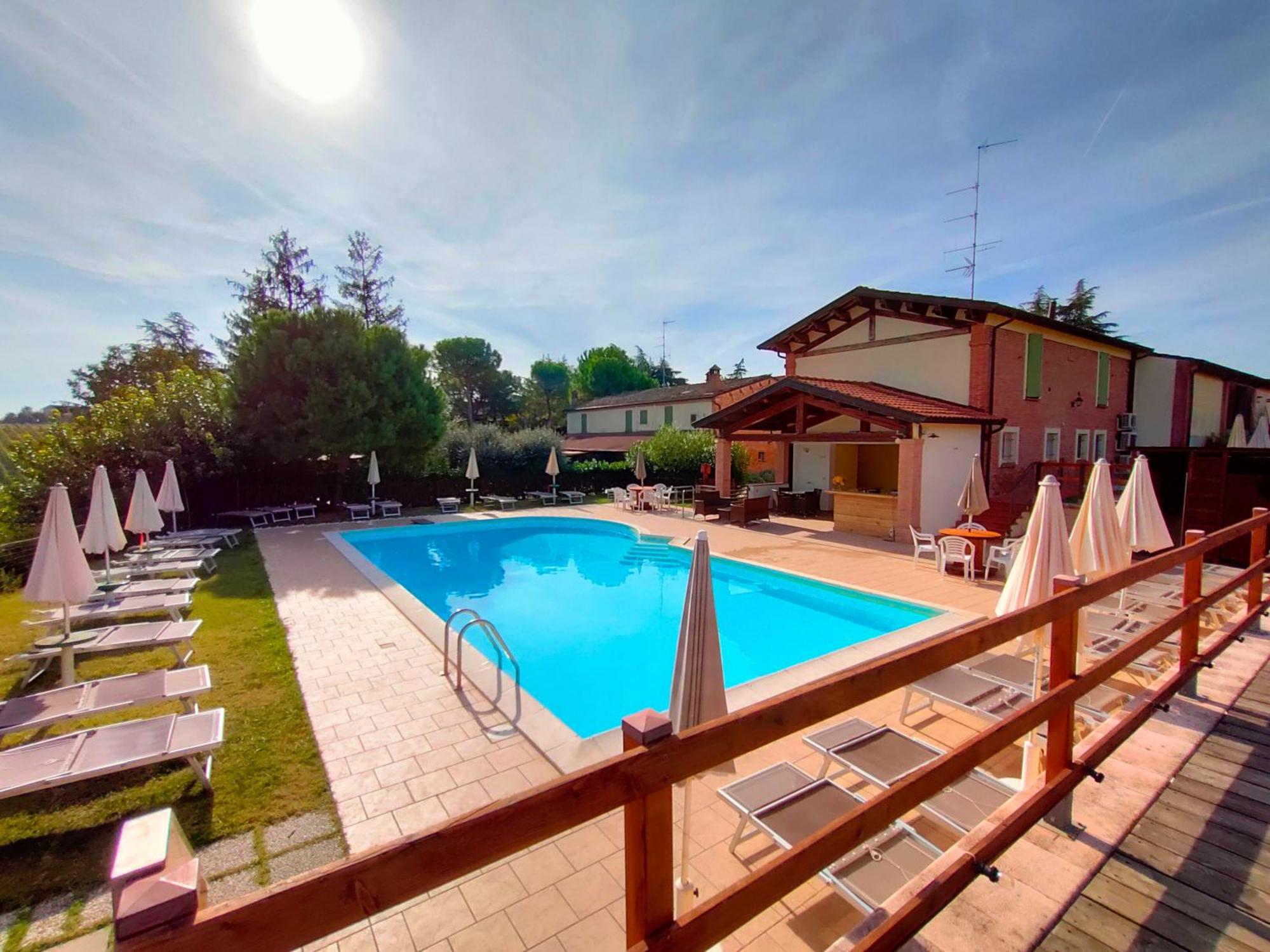 Agriturismo E Cantina La Sabbiona Faença Exterior foto